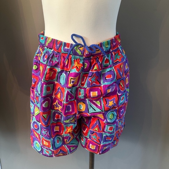 Pants - Vintage Funky Retro Style High Waisted Geometric Patterned Shorts Womens Medium